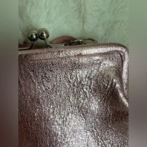 Brighton Crossbody Purse Rosalie Flower Rose
Metallic Pink Leather - Picture 4 of 9